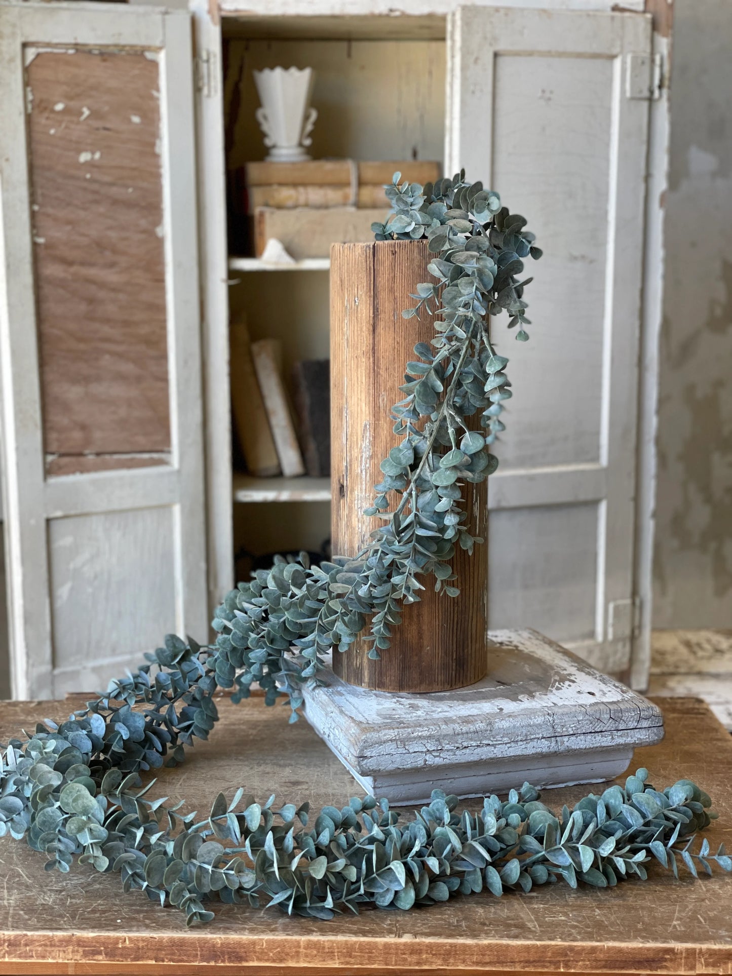 LV CS2401 Pewter Sky Eucalyptus Garland | 6'