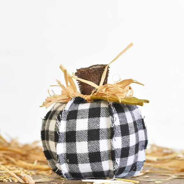 PD PD2117012 4.5" Buffalo Plaid Pumpkin