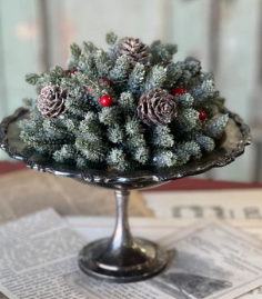 L&V Icy Mini Pine w/ Berry Half Sphere 7"