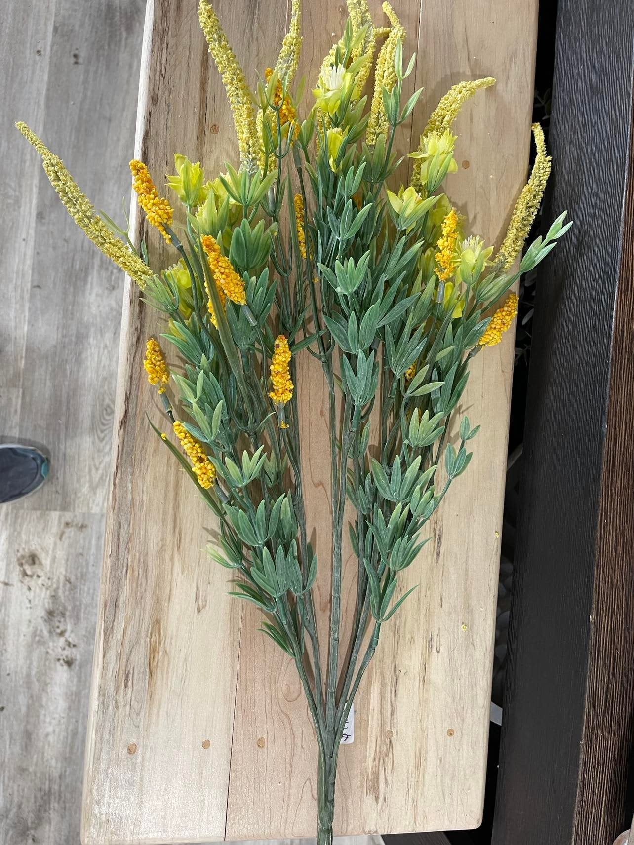 Yellow / Green Tall Greenery Pick