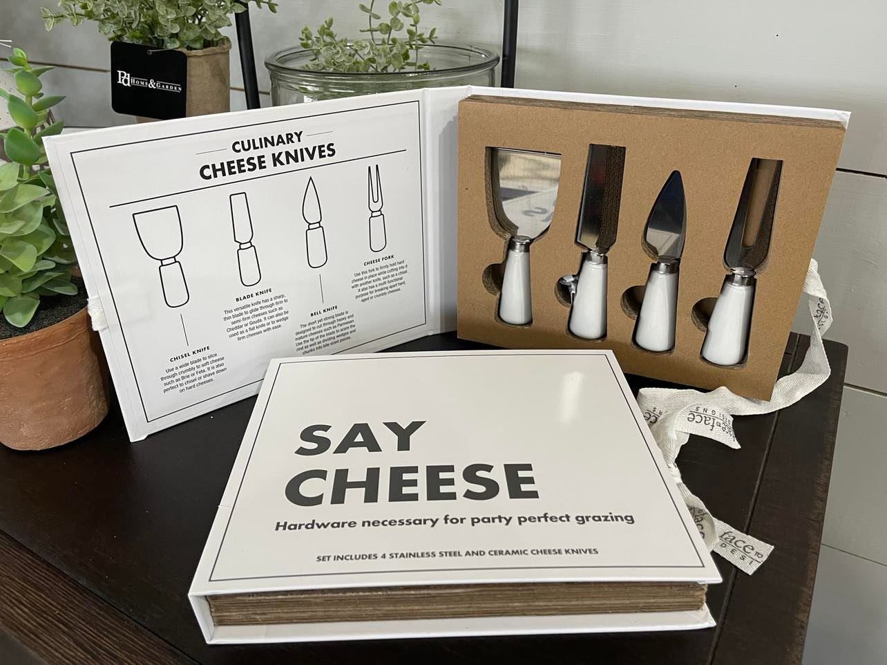 Say Cheese Hardware Knives Set