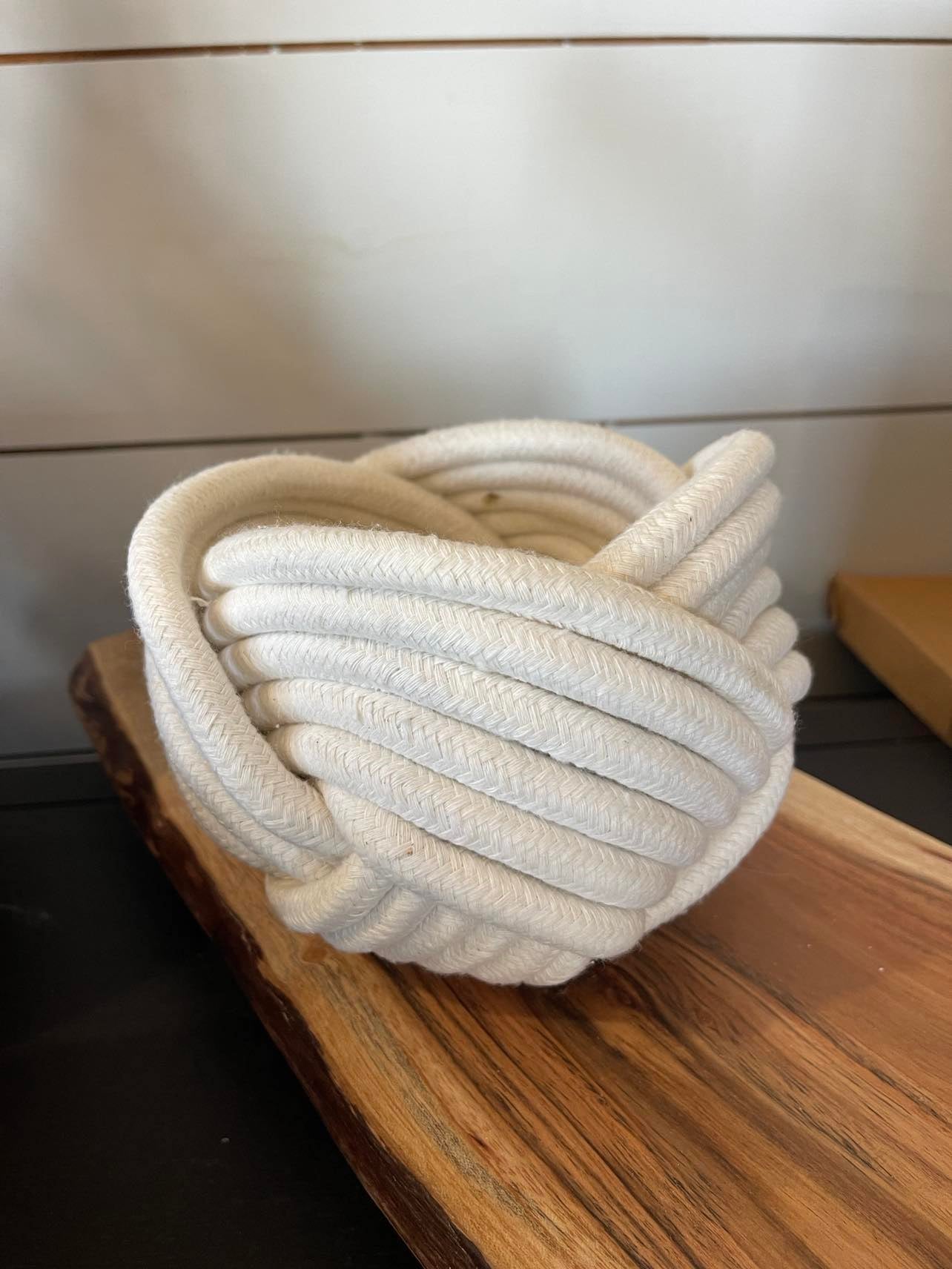 Freeleaf Cream Rope Planter