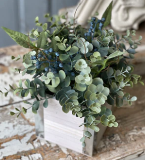 LV VP4223 Lapis Hills Eucalyptus Centerpiece 9" Greenery