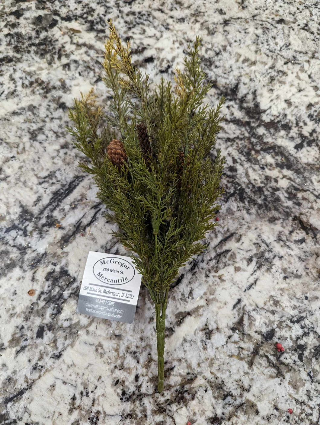 Tw Small Pine Tree Pick