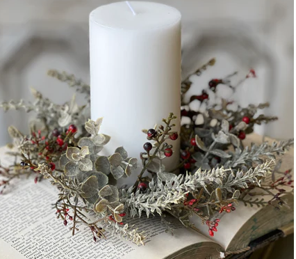LV Eucalyptus Candle Ring Red 10"
