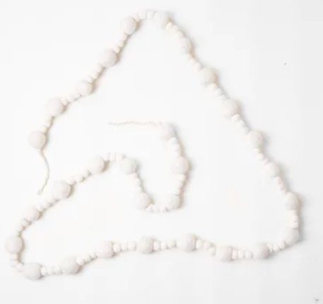 PD PDSE002 Ivory Felt Pom Pom  Garland 72"